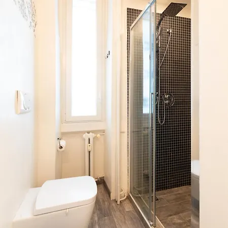 Appartement 10' Duomo & Station Large *