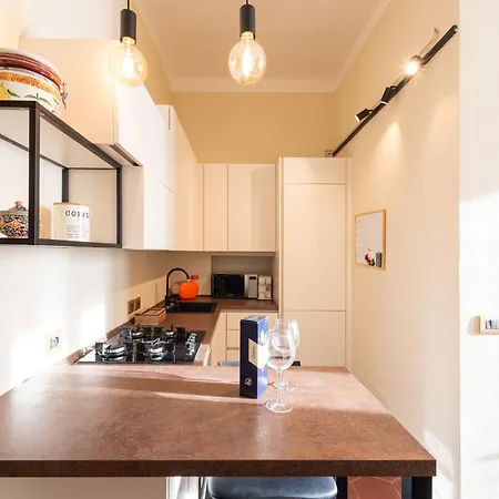 Appartement 10' Duomo & Station Large Milaan